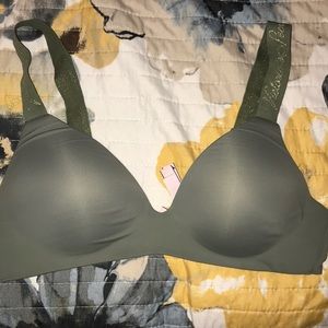 Victoria’s Secret lightly lined
